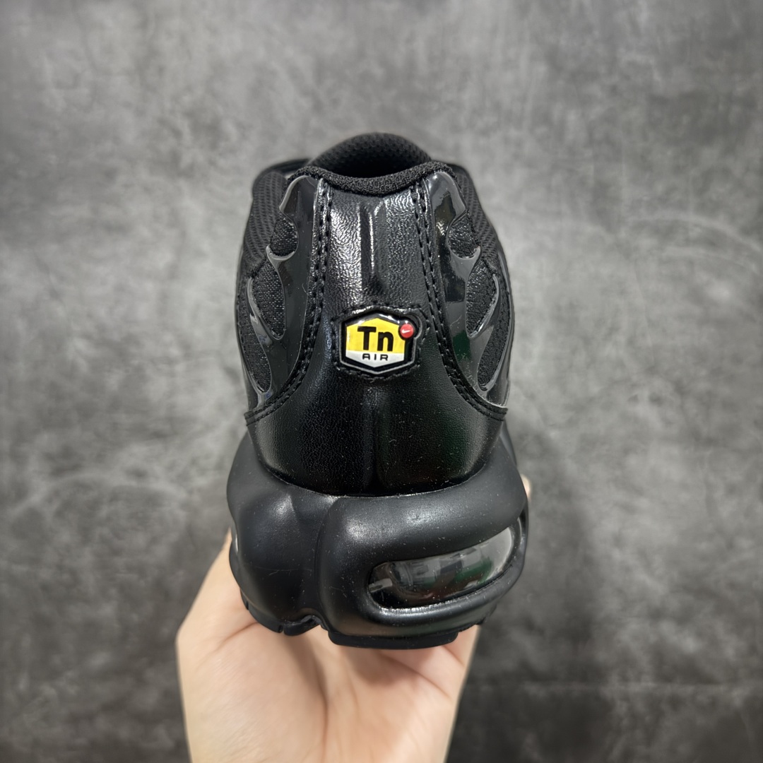 
Nike Air Max Plus TN气垫系列跑鞋
全新一比一高端版本 
真正的市场T1品质 更多