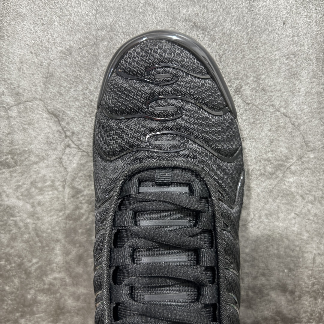  
Nike Air Max Plus TN气垫系列跑鞋
全新一比一高端版本 
真正的市场T1品质 更多