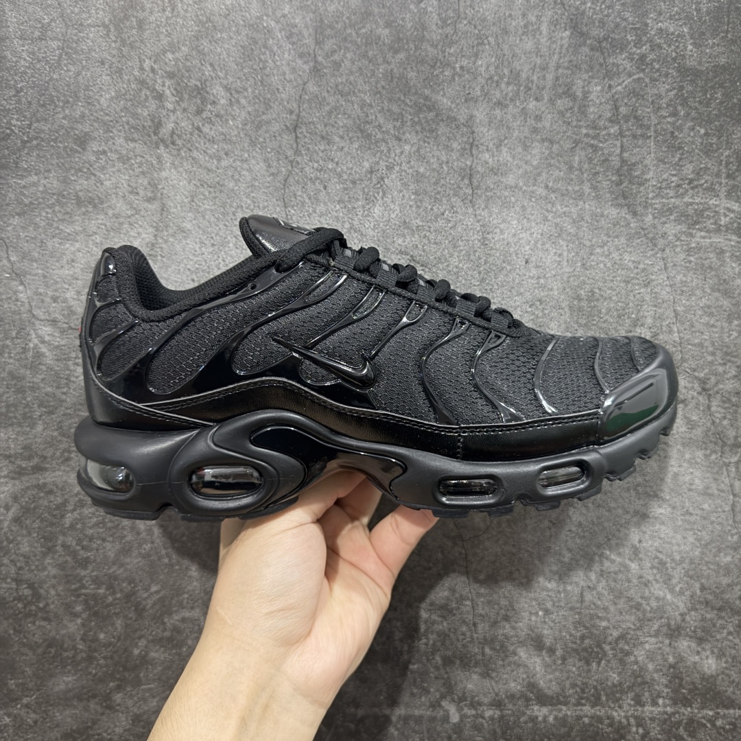  
Nike Air Max Plus TN气垫系列跑鞋
全新一比一高端版本 
真正的市场T1品质 更多