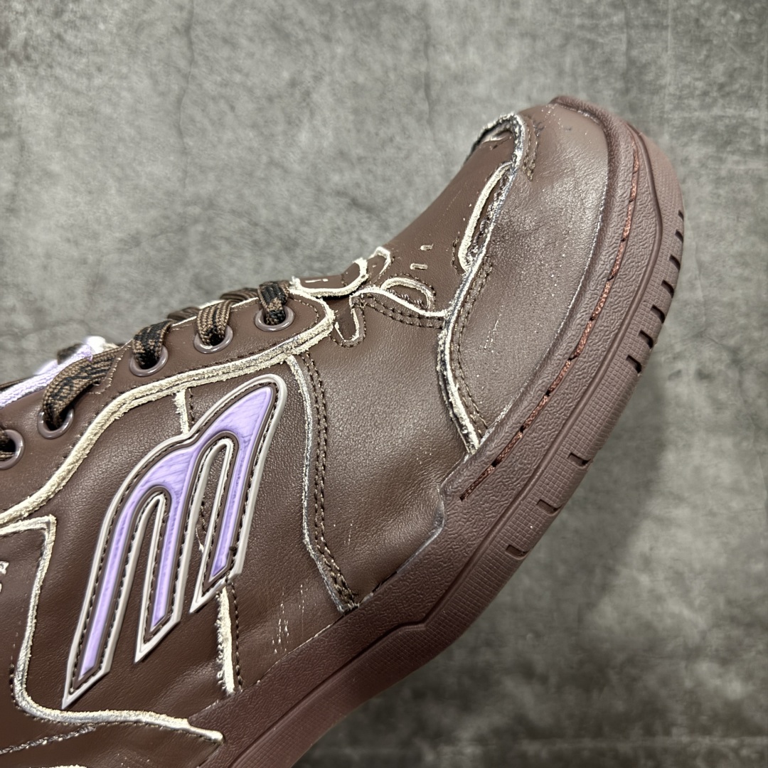 图片[6]-【OK纯原版】Balenciaga Hamptons Worn-Out 巴黎世家十八18代 涤纶（聚酯纤维）牛皮革 圆头系带 低帮 生活休闲鞋板鞋 全套原纸板楦头开发 最原汁原味的灵魂版型 全鞋荧光划线卡点 胶水把控整洁度追求极致完美 每一双都是工艺品 多重QC质检 超越公司货的品控标准 实实在在的免检产品 原盒原配 正确字体电绣 粗细、位置、大小正确 侧边TPU 透气孔匹配意产原版 正确分离大底 TPU软底 原版一致大底LOGO 立体感十足 原厂皮料水洗做旧 采购原厂网纱 偏大一码 尺码：35 36 37 38 39 40 41 42 43 44 45 46-选品中心