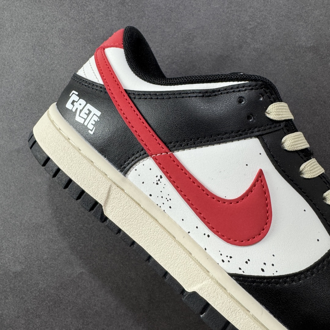  
【定制版】Nike Dunk Low 黑焰 黑红色
当经典黑白撞裂酒红火焰尾，纯黑鞋面为画布，雪白中