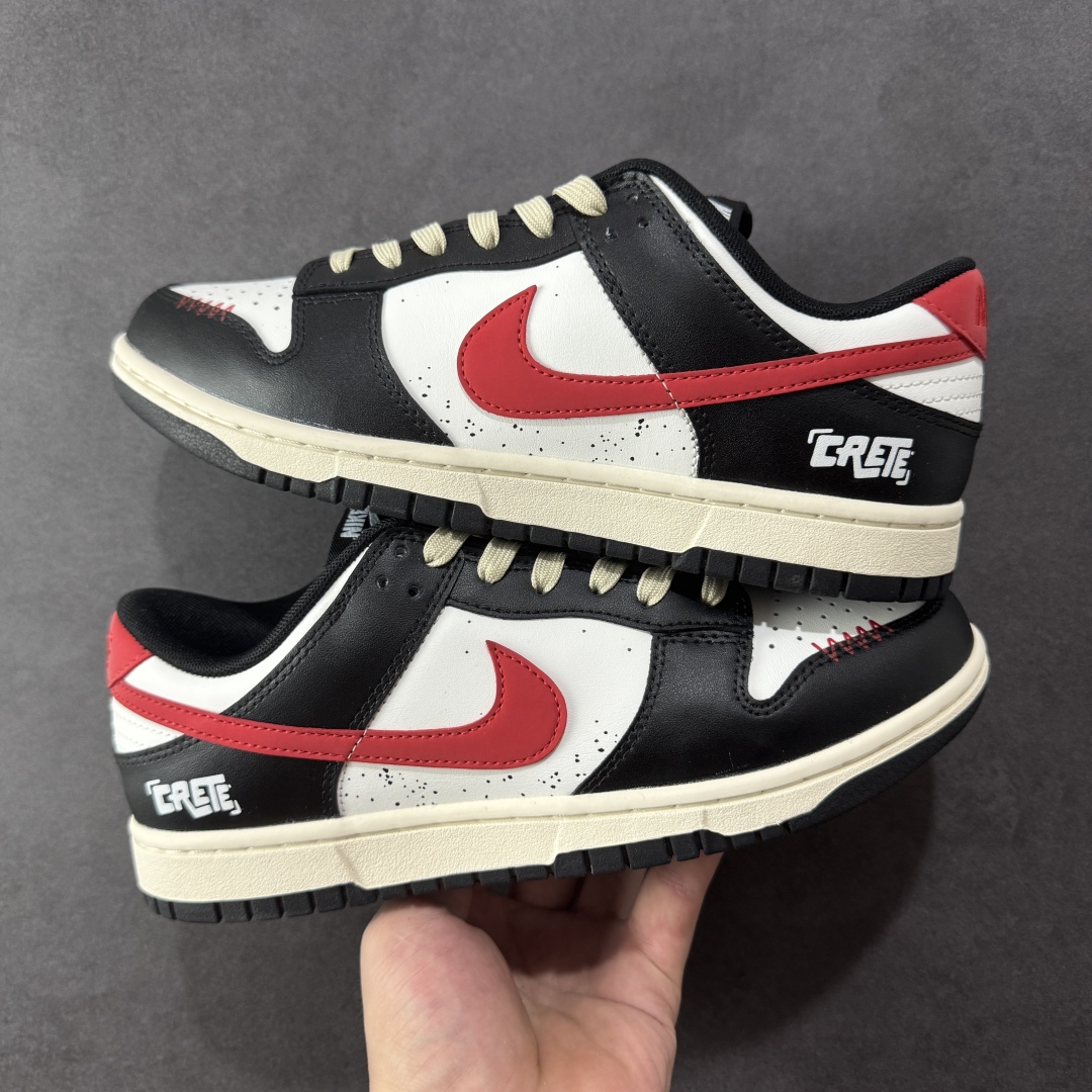  
【定制版】Nike Dunk Low 黑焰 黑红色
当经典黑白撞裂酒红火焰尾，纯黑鞋面为画布，雪白中