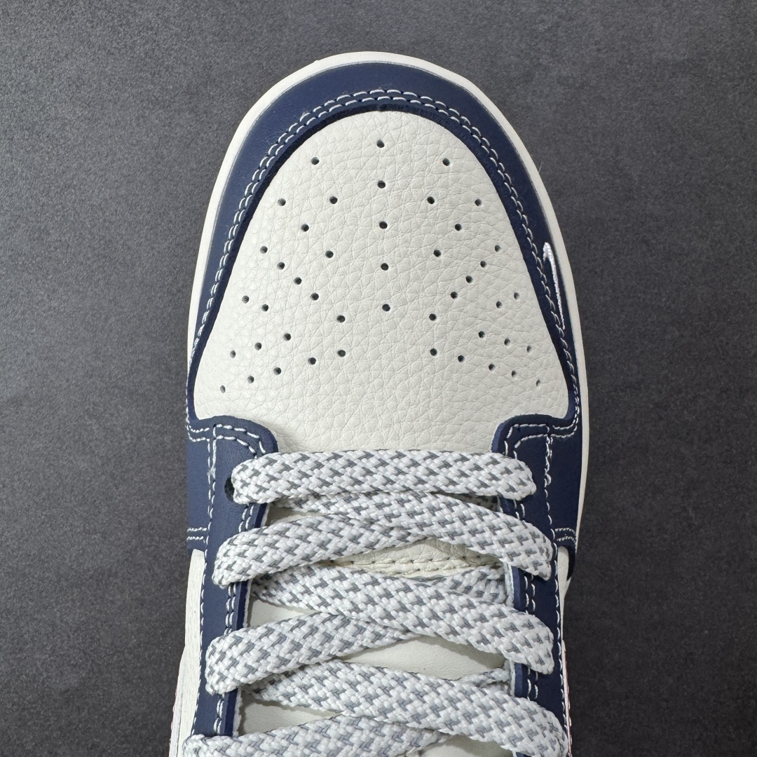 定制版Nike SB Dunk Low“蓝红白国际棋盘格勾” 高端定制 低帮休闲板鞋  XF8698-209