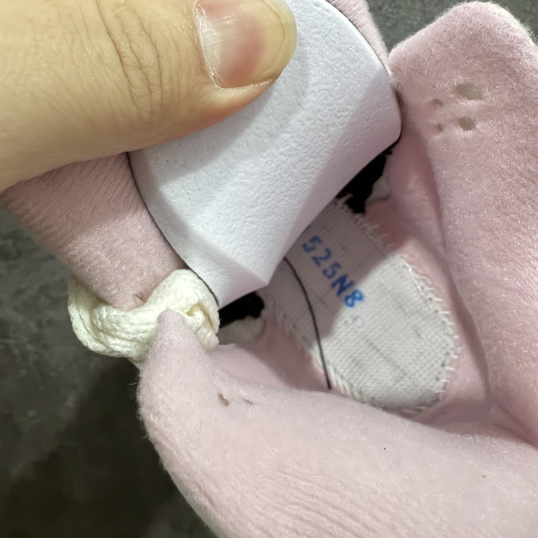 图片[7]-【纯原F版】Air Jordan 5 \” Medium Soft Pink \” AJ5乔5 文化篮球鞋白粉 HQ7978-102 纯原大厂出品 原楦原纸板 原厂材料开发 细节把控到位 主供外贸客户 打造完美鞋型 纸板中底 钢印 完美版型 公司货既视感 皮料自行品鉴 区别市面各种\”伪纯原\” 尺码：36 36.5 37.5 38 38.5 39 40 40.5 41 42 42.5 43 44 44.5 45 46 47.5-选品中心