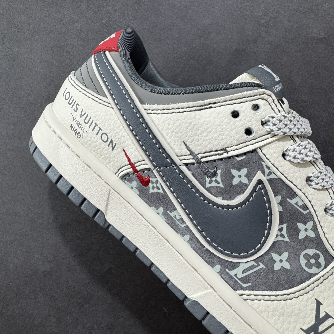 定制版Nike SB Dunk Low“ LV联名——灰红小勾” 周年高端定制 低帮休闲板鞋 YX5066-367