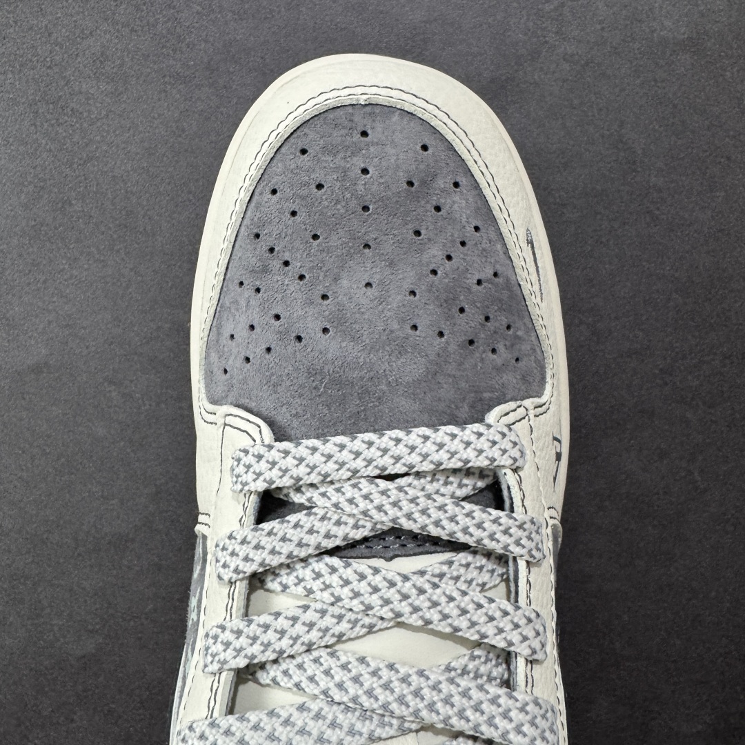 定制版Nike SB Dunk Low“ LV联名——灰红小勾” 周年高端定制 低帮休闲板鞋 YX5066-367