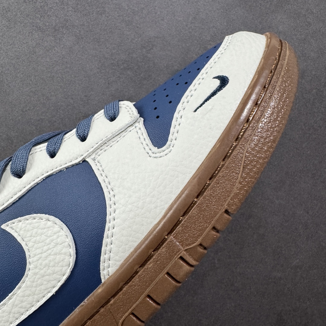 定制版Nike SB Dunk Low “巴黎世家联名---奶白蓝生胶” 高端定制 低帮休闲板鞋  FX1588-315