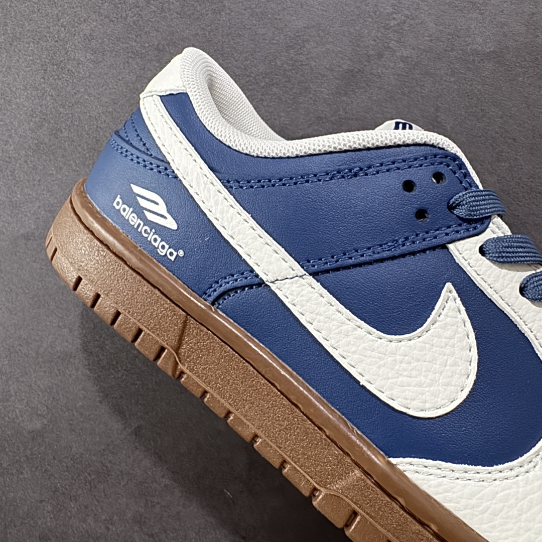 定制版Nike SB Dunk Low “巴黎世家联名---奶白蓝生胶” 高端定制 低帮休闲板鞋  FX1588-315