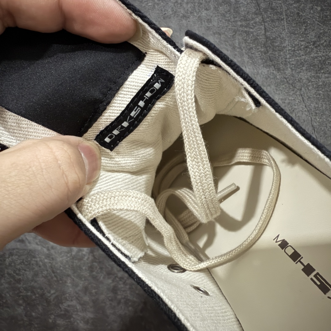 图片[6]-【莞产G版】Rickowens 瑞克 欧文斯 RO低帮高街休闲板鞋 原鞋开发 独家私模大底 定制布料 针车间距都是极致还原 一比一规格礼盒装 重达3斤以上 外加定制欧文斯保护盒 全套包装及配件 高端零售专供品质 区别市场货 纯手工打造 每一只都是独一无二 有手工质感的味道 进口小牛内里 牛皮鞋垫 手工车线 尺码：36 37 38 39 40 41 42 43 44 45 46-选品中心