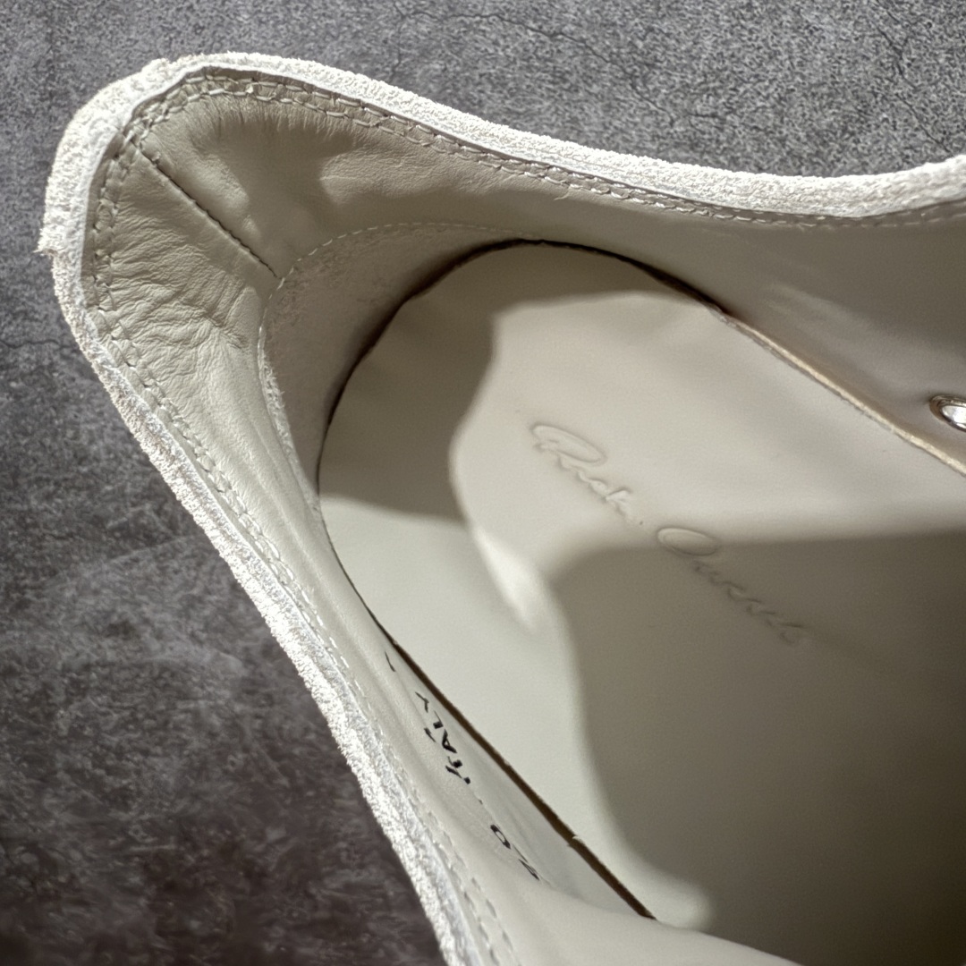 图片[7]-【莞产G版】Rickowens 瑞克 欧文斯 RO低帮麂皮粗绑带高街休闲板鞋 原鞋开发 独家私模大底 定制反绒牛皮 针车间距都是极致还原 一比一规格礼盒装 重达3斤以上 外加定制欧文斯保护盒 全套包装及配件 高端零售专供品质 区别市场货 纯手工打造 每一只都是独一无二 有手工质感的味道 进口小牛内里 牛皮鞋垫 手工车线 尺码：36 37 38 39 40 41 42 43 44 45 46-选品中心