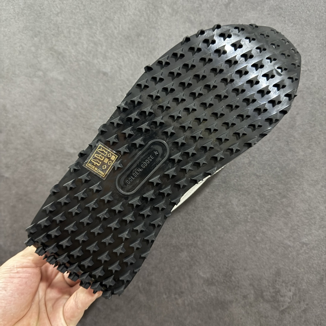 图片[9]-【PZ版本】意大利时装品牌GGDB/Golden Goose Marathon Trimmed sneakers 马拉松系列低帮华夫复古百搭休闲运动慢跑鞋 原装级别 男女鞋配置防尘包装物及配件 原楦原纸版数据开发版型 采用翻毛皮组合复合牛津布鞋面材质 中底嵌入打磨EVA缓震切片 外置防滑耐磨橡胶大底❗ 尺码： 36 37 38 39 40 41 42 43 44 45-选品中心