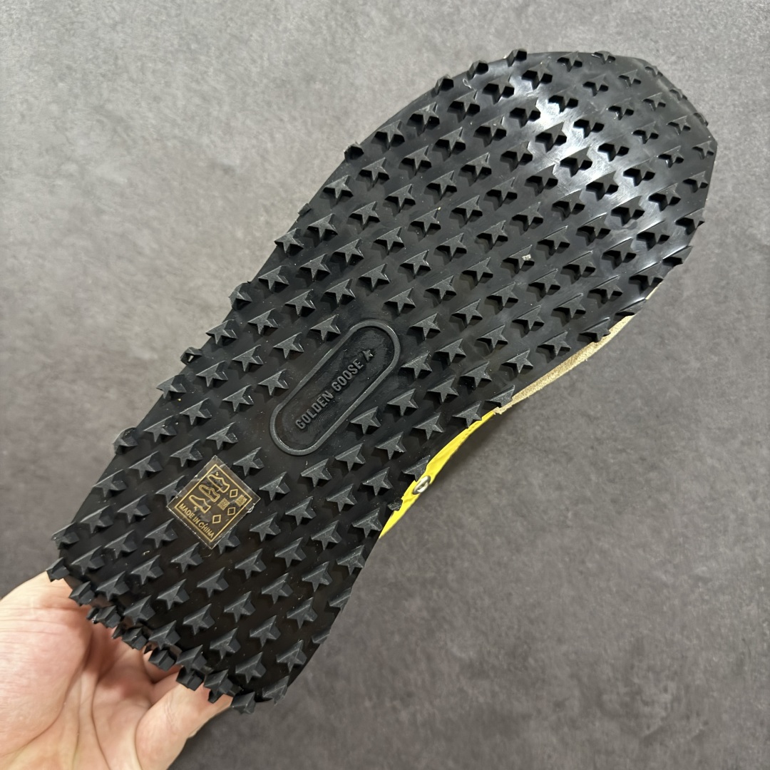 图片[9]-【PZ版本】意大利时装品牌GGDB/Golden Goose Marathon Trimmed sneakers 马拉松系列低帮华夫复古百搭休闲运动慢跑鞋 原装级别 男女鞋配置防尘包装物及配件 原楦原纸版数据开发版型 采用翻毛皮组合复合牛津布鞋面材质 中底嵌入打磨EVA缓震切片 外置防滑耐磨橡胶大底❗ 尺码： 36 37 38 39 40 41 42 43 44 45-选品中心
