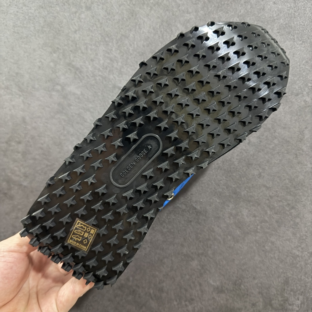 图片[9]-【PZ版本】意大利时装品牌GGDB/Golden Goose Marathon Trimmed sneakers 马拉松系列低帮华夫复古百搭休闲运动慢跑鞋 原装级别 男女鞋配置防尘包装物及配件 原楦原纸版数据开发版型 采用翻毛皮组合复合牛津布鞋面材质 中底嵌入打磨EVA缓震切片 外置防滑耐磨橡胶大底❗ 尺码： 36 37 38 39 40 41 42 43 44 45-选品中心