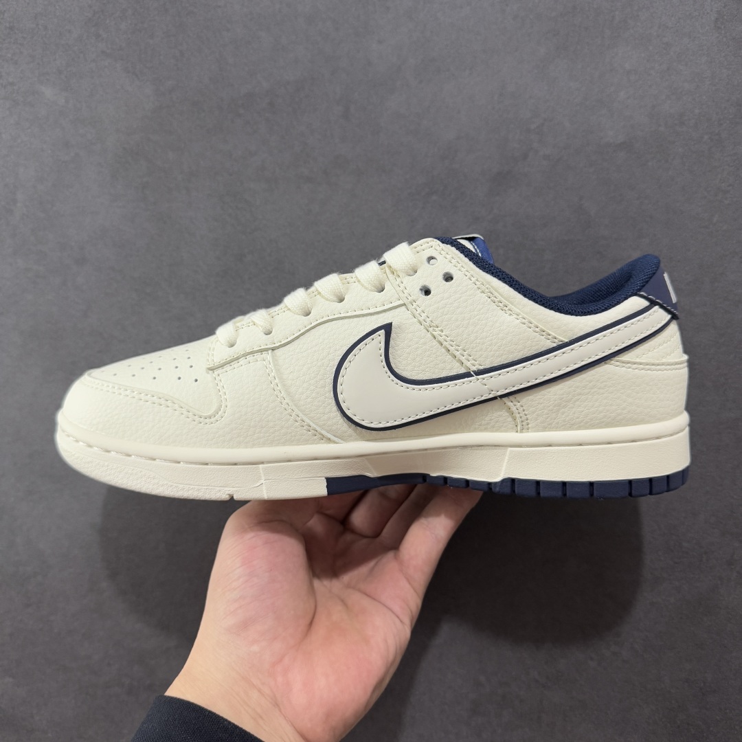 定制版Nike SB Dunk Low “巴黎世家联名---奶白蓝双色底” 高端定制 低帮休闲板鞋 XD1588-232