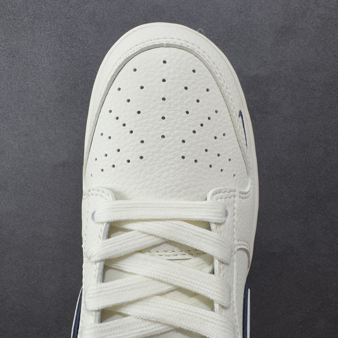 定制版Nike SB Dunk Low “巴黎世家联名---奶白蓝双色底” 高端定制 低帮休闲板鞋 XD1588-232