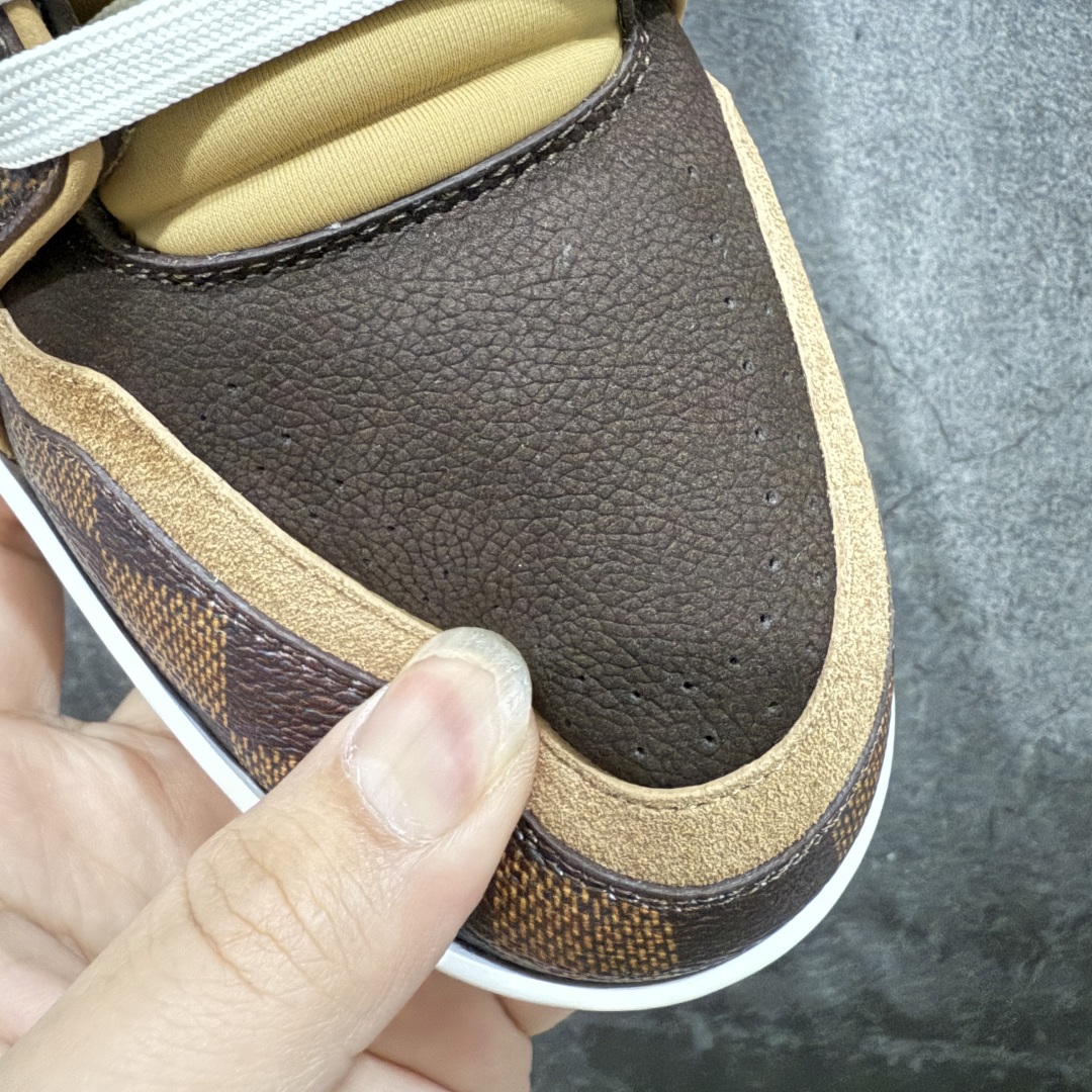 图片[5]-【专柜版/海淘代购版】 现货当天可取 LV Trainer系列高奢运动鞋 x Nigo 棕色棋盘格 新款芯片顶级 潮人必备单品 同步ZP官网空胶工艺 鞋舌、挂饰均镶嵌NFC芯片感应装置 正确胶片断点式设计 中底正确还原原版油印字母比例 1：1原楦格板、楦头、刀磨全新升级！ 独家订制顶级压纹麂皮 原版开模TPU大底 质感原版一致 垫脚聚米微料加透气英伦网布 披靡市场任何版本！细节完美呈现！ 代购指定版本 全新升级最新双盒包装 扫码秒进官网！ 全套包装配件同比原版 尺码： 38-46-选品中心