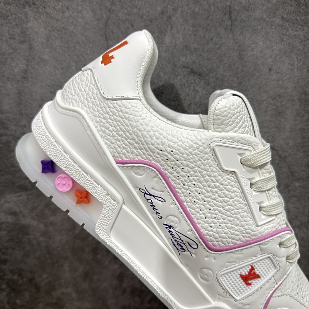 图片[7]-【专柜版/海淘代购版】 现货当天可取 LV Trainer系列高奢运动鞋 限定款 新款芯片顶级 潮人必备单品 同步ZP官网空胶工艺 鞋舌、挂饰均镶嵌NFC芯片感应装置 正确胶片断点式设计 中底正确还原原版油印字母比例 1：1原楦格板、楦头、刀磨全新升级！ 独家订制顶级压纹麂皮 原版开模TPU大底 质感原版一致 垫脚聚米微料加透气英伦网布 披靡市场任何版本！细节完美呈现！ 代购指定版本 全新升级最新双盒包装 扫码秒进官网！ 全套包装配件同比原版 尺码： 35-40-选品中心