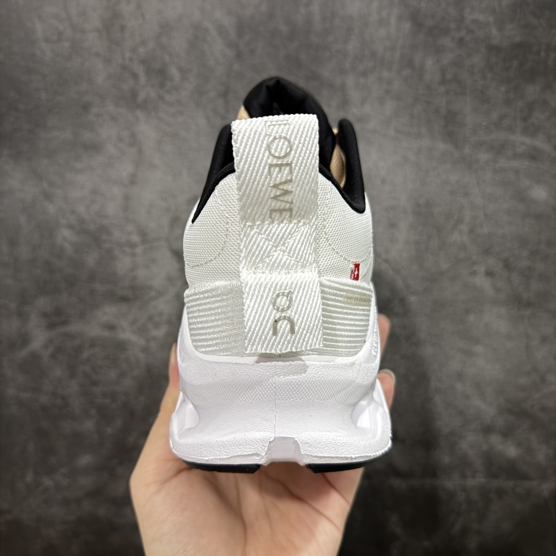 图片[4]-【PE版本】ON昂跑 x Loewe 罗意威联名二代系列 鞋面采用一体成型布料 有弹性非常透气 鞋底是镂空设计 运用了CLOUDTILT专利技术 弹力十足 毫无负重感 适合日常长距离行走或者休闲旅游 跑步 尺码 36 36.5 37.5 38 38.5 39 40 40.5 41 42 42.5 43 44 44.5 45-选品中心