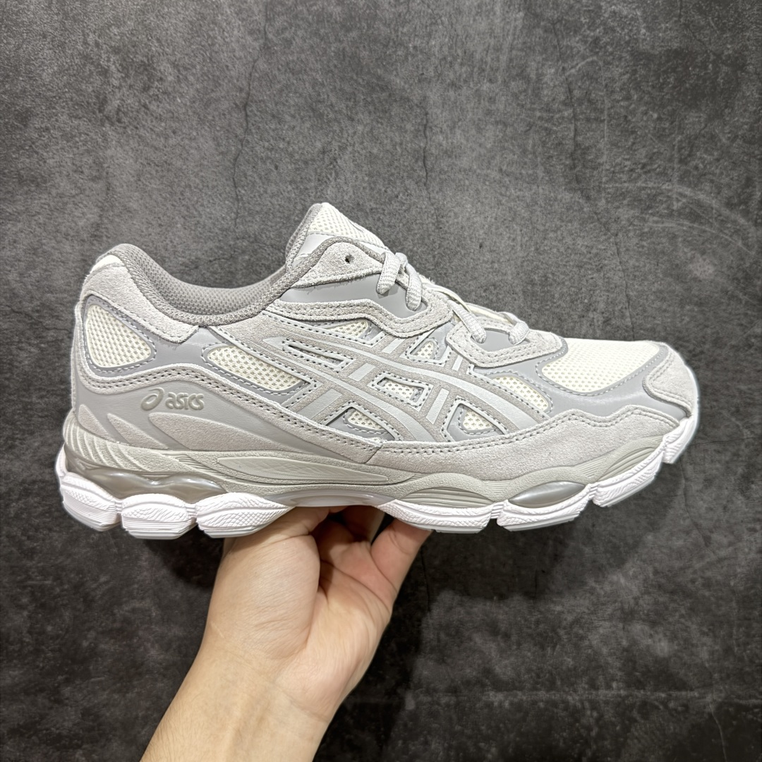 【总裁版本】顶级 Asics GEL-NYC系列 灰白 亚瑟士运动休闲透气专业跑鞋 行业领头版本 出货即巅峰 原鞋购入开发 原材料 原数据打造 完美版型 超完美做工 细节一步到位 原版对比无任何差别 #鞋面采用反绒皮与网布拼接 透气舒适兼具休闲时尚 结合简明的配色 展现品牌的传承及引领复古流行的主题 虎爪造型的LOGO  #鞋身稳定包裹系统 支撑鞋身 经典宽大鞋型配备防偏移设计提升包裹性 穿着舒适鞋面透气孔设计 提供透气性   尺码：36 37 37.5 38 39 40 40.5 41.5 42 42.5 43.5 44 44.5 45 46 47-选品中心