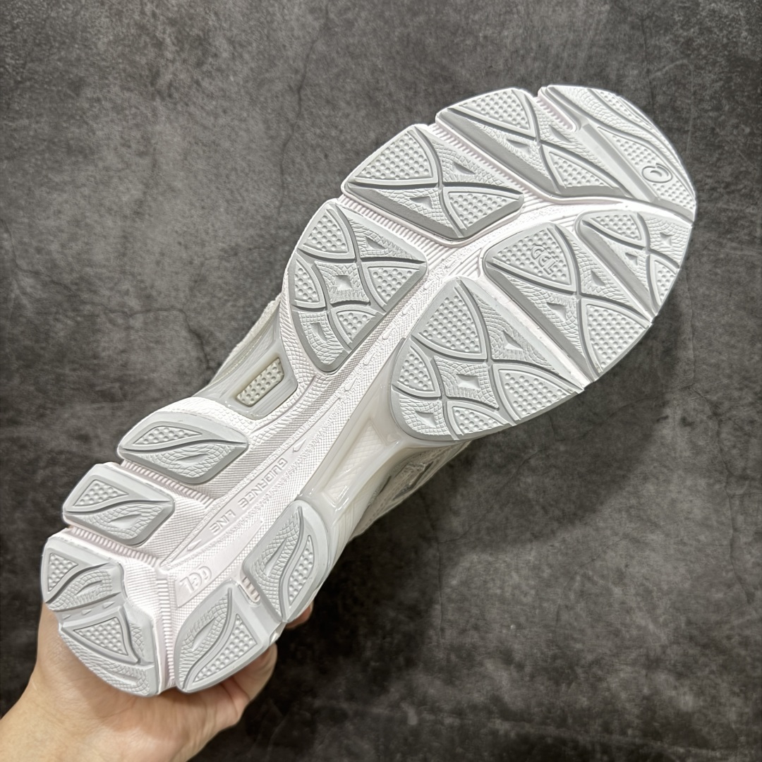 图片[9]-【总裁版本】顶级 Asics GEL-NYC系列 灰白 亚瑟士运动休闲透气专业跑鞋 行业领头版本 出货即巅峰 原鞋购入开发 原材料 原数据打造 完美版型 超完美做工 细节一步到位 原版对比无任何差别 #鞋面采用反绒皮与网布拼接 透气舒适兼具休闲时尚 结合简明的配色 展现品牌的传承及引领复古流行的主题 虎爪造型的LOGO  #鞋身稳定包裹系统 支撑鞋身 经典宽大鞋型配备防偏移设计提升包裹性 穿着舒适鞋面透气孔设计 提供透气性   尺码：36 37 37.5 38 39 40 40.5 41.5 42 42.5 43.5 44 44.5 45 46 47-选品中心