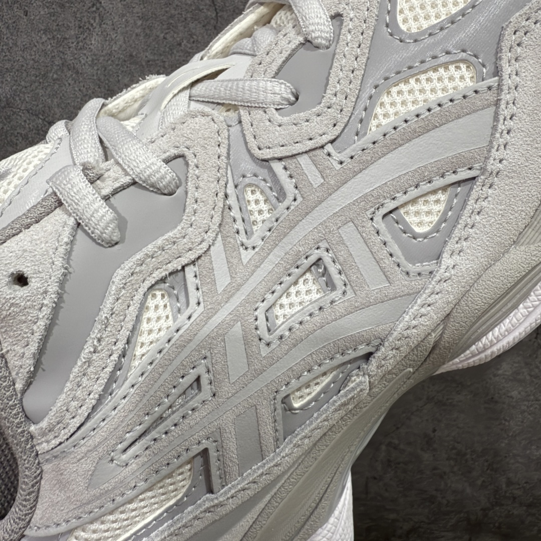 图片[4]-【总裁版本】顶级 Asics GEL-NYC系列 灰白 亚瑟士运动休闲透气专业跑鞋 行业领头版本 出货即巅峰 原鞋购入开发 原材料 原数据打造 完美版型 超完美做工 细节一步到位 原版对比无任何差别 #鞋面采用反绒皮与网布拼接 透气舒适兼具休闲时尚 结合简明的配色 展现品牌的传承及引领复古流行的主题 虎爪造型的LOGO  #鞋身稳定包裹系统 支撑鞋身 经典宽大鞋型配备防偏移设计提升包裹性 穿着舒适鞋面透气孔设计 提供透气性   尺码：36 37 37.5 38 39 40 40.5 41.5 42 42.5 43.5 44 44.5 45 46 47-选品中心