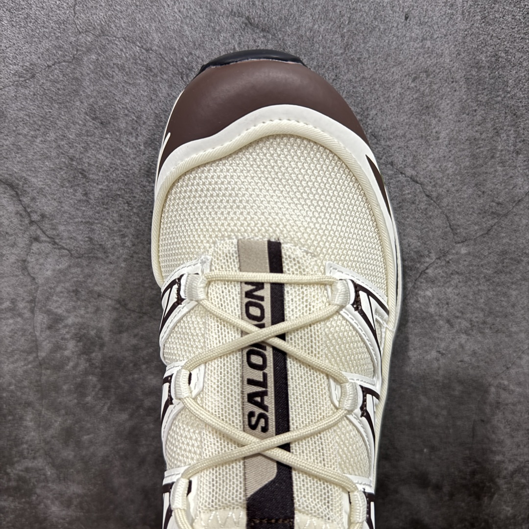 图片[5]-【绿x版】 Salomon XT-6 Expanse Canvas 萨洛蒙复古潮流户外机能登山跑鞋 二代米绿色 478085 纯原外贸平台特供订单 市场最高版 区别市场货 耗时半年巨作 全套原纸板楦头开发 原厂特供网布配套加持 确保原汁原味 完美呈现版型 原档数据独家私模五层组合大底 男女鞋同步官方开发至46.5 原装Ortholite轻量化鞋垫 中底布带钢印编号 原厂TPU锁扣 进口港宝加持 后跟自然饱满 还原公司包裹性 鞋面以“锯齿”状的包裹系统呈现 在基色底之下加入了各种色点缀 将公司的最新技术和时尚前卫的造型融入耐用的长跑款式中 鞋面由 TPU 薄膜制成 并焊接在高耐磨网眼上 使其既时尚又坚固 由 ACS底盘支撑 可增强稳定性和支撑力 以及由橡胶凸耳 Contragrip外底覆盖的 EVA 缓冲中底 旨在应对崎岖的地形 鞋舌上的彩色Salomon 标签、Quicklace 系统以及鞋头、鞋舌和鞋跟上的附加品牌使细节更加完美 让穿着者可以轻松驾驭户外与通勤下的任何运动生活场景 无缝鞋身户外随意纵横 颜值与脚感兼备 出街通勤 绝对非常吸睛 你值得拥有 尺码：36-46.5-选品中心
