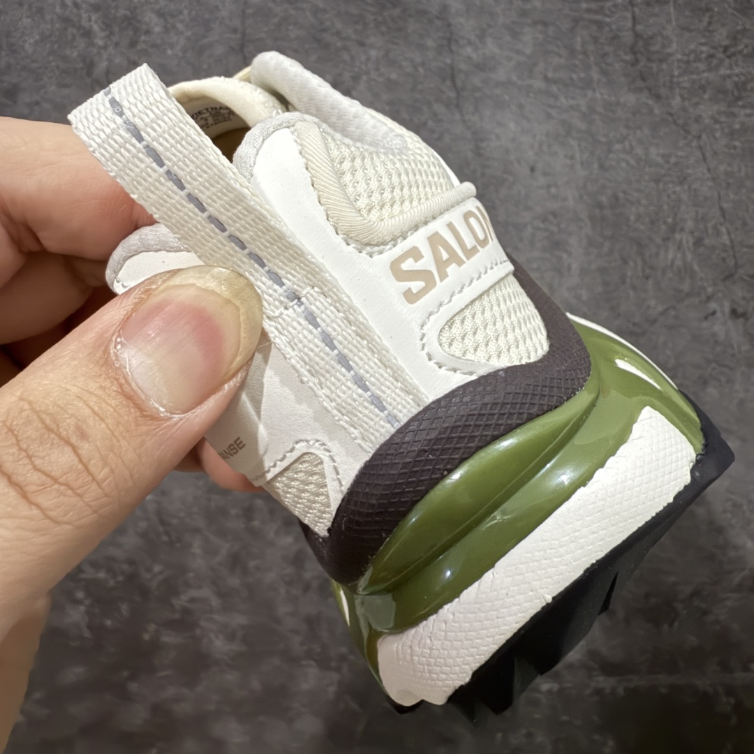 图片[2]-【绿x版】 Salomon XT-6 Expanse Canvas 萨洛蒙复古潮流户外机能登山跑鞋 二代米绿色 478085 纯原外贸平台特供订单 市场最高版 区别市场货 耗时半年巨作 全套原纸板楦头开发 原厂特供网布配套加持 确保原汁原味 完美呈现版型 原档数据独家私模五层组合大底 男女鞋同步官方开发至46.5 原装Ortholite轻量化鞋垫 中底布带钢印编号 原厂TPU锁扣 进口港宝加持 后跟自然饱满 还原公司包裹性 鞋面以“锯齿”状的包裹系统呈现 在基色底之下加入了各种色点缀 将公司的最新技术和时尚前卫的造型融入耐用的长跑款式中 鞋面由 TPU 薄膜制成 并焊接在高耐磨网眼上 使其既时尚又坚固 由 ACS底盘支撑 可增强稳定性和支撑力 以及由橡胶凸耳 Contragrip外底覆盖的 EVA 缓冲中底 旨在应对崎岖的地形 鞋舌上的彩色Salomon 标签、Quicklace 系统以及鞋头、鞋舌和鞋跟上的附加品牌使细节更加完美 让穿着者可以轻松驾驭户外与通勤下的任何运动生活场景 无缝鞋身户外随意纵横 颜值与脚感兼备 出街通勤 绝对非常吸睛 你值得拥有 尺码：36-46.5-选品中心
