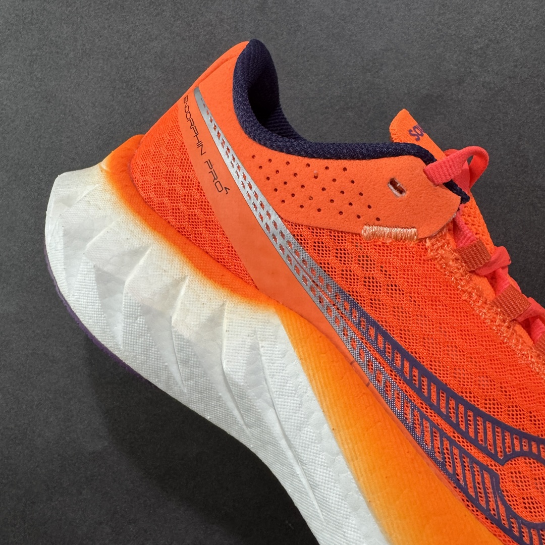 图片[6]-【LX纯原版】SAUCONY索康尼 ENDORPHIN PRO4 啡鹏系列 男女低帮缓震跑步鞋 注意区分市场公司级 品质细节有明显区别 索康尼推出的跑鞋是一款外观激进但脚感舒适的跑鞋 采用了全新的中底设计和鞋面工程 保留了软弹脚感和稳定支撑 适合进阶跑者和喜欢软弹脚感的跑者选择 尺码：36-46带半码-选品中心