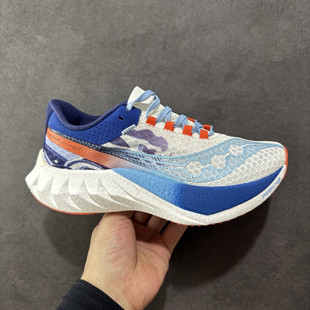 【LX纯原版】SAUCONY索康尼 ENDORPHIN PRO4 啡鹏系列 男女低帮缓震跑步鞋 注意区分市场公司级 品质细节有明显区别 索康尼推出的跑鞋是一款外观激进但脚感舒适的跑鞋 采用了全新的中底设计和鞋面工程 保留了软弹脚感和稳定支撑 适合进阶跑者和喜欢软弹脚感的跑者选择 尺码:36-46带半码-选品中心