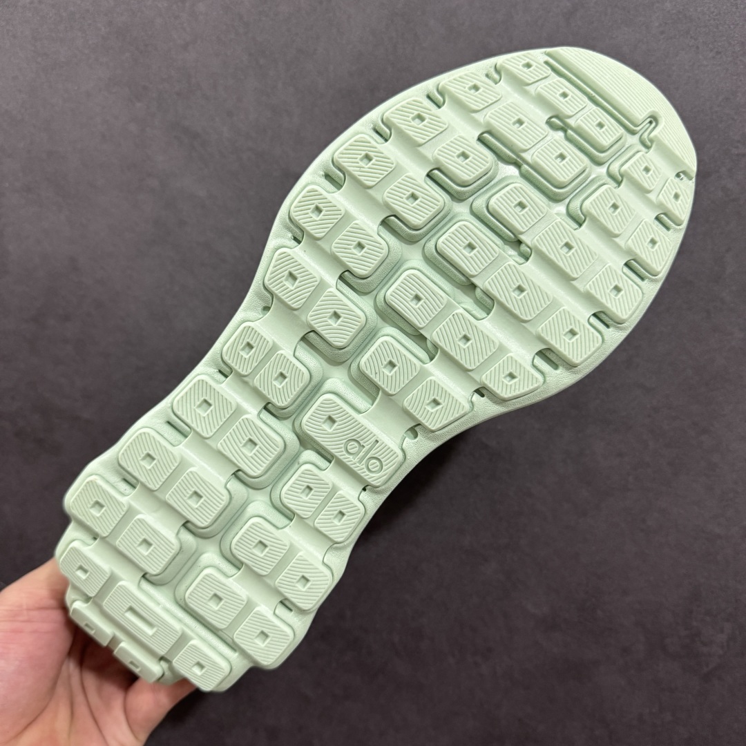 图片[9]-【PE版本】Alo Runner Mode96 明星同款 常青款增高低帮休闲运动鞋   超高品质 完美版型 清洁度超高 大厂采购原材料 多处细节一步到位 全新轻量EVA发泡缓震中底， 外置特殊防滑耐磨橡胶大底 厚度4cm增高效果 随意搭配的都好看的鞋子 尺码：36-45-选品中心