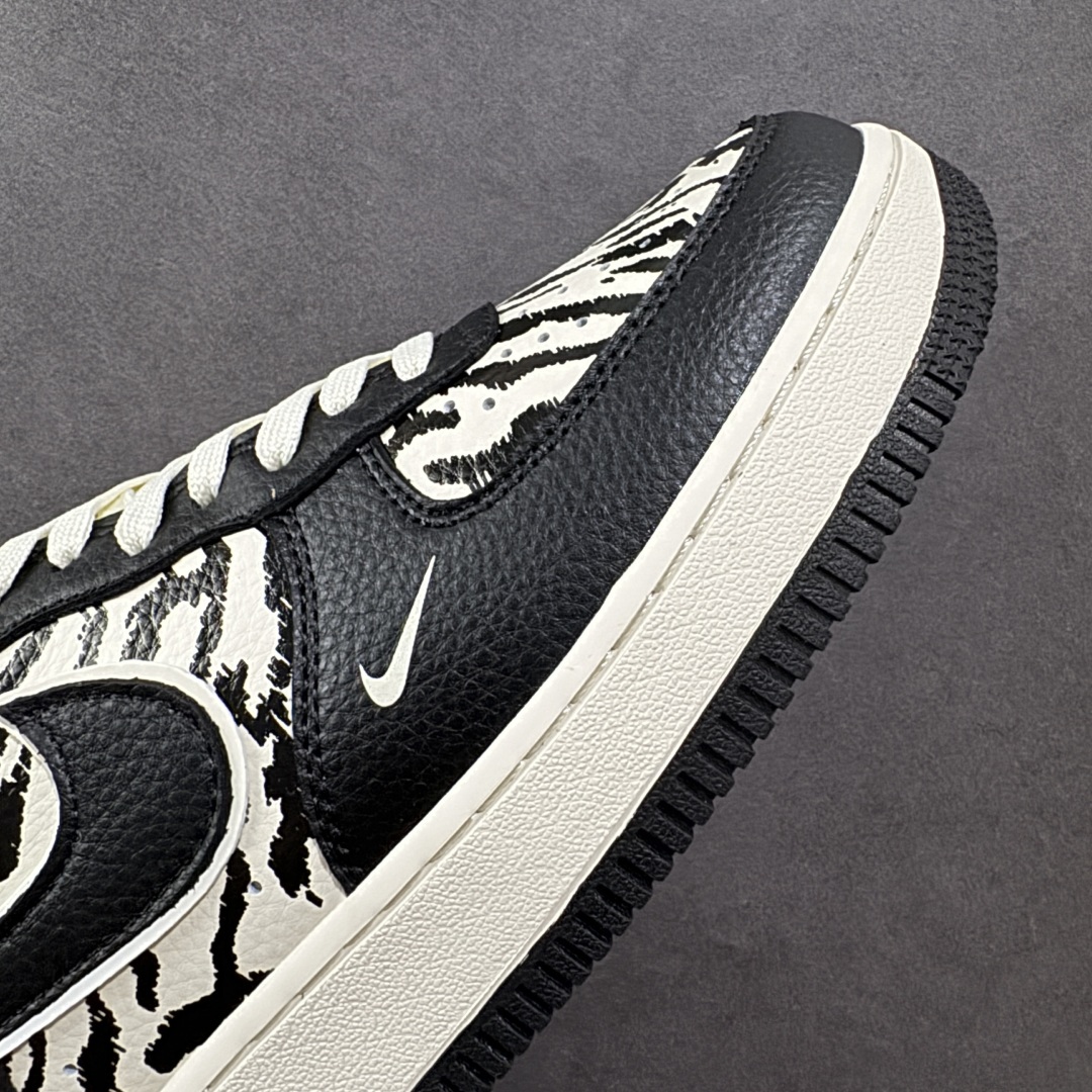  
Balenciaga x Nike Air Force 1 雪山米白黑
空军一号 低帮 运动鞋 休闲