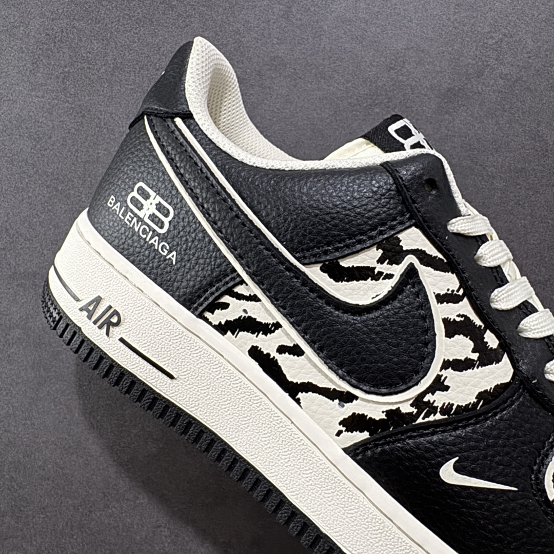  
Balenciaga x Nike Air Force 1 雪山米白黑
空军一号 低帮 运动鞋 休闲
