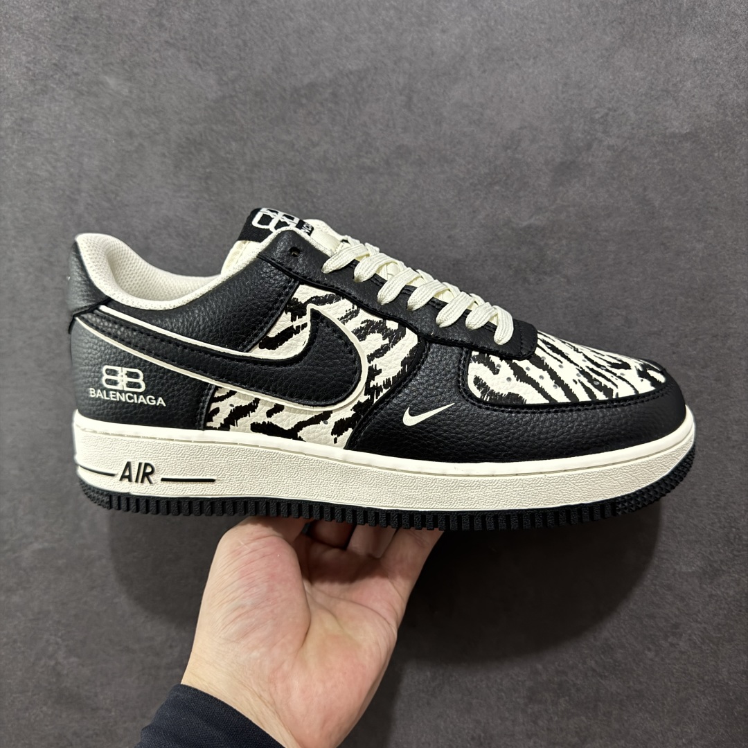  
Balenciaga x Nike Air Force 1 雪山米白黑
空军一号 低帮 运动鞋 休闲