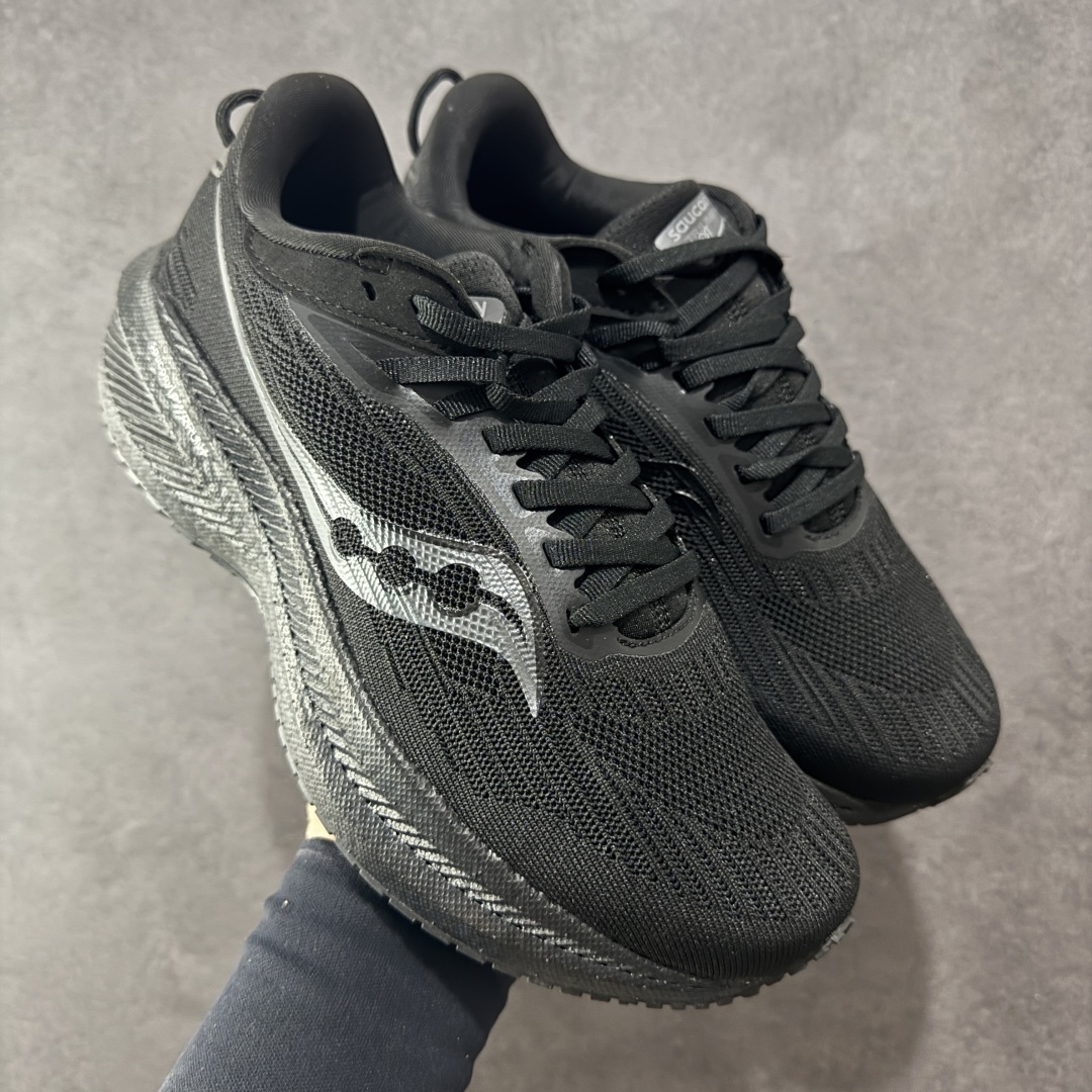 图片[7]-【GX纯原】Saucony Triumph 21 索康尼 胜利21系列 低帮 系带减震耐磨透气低邦马拉松跑步鞋 从胜利走向胜利，世界四大慢跑鞋之一！世界四大慢跑鞋之一，来自美国拥有120多年历史的Saucony（索康尼），本次体验的胜利TRIUMPH 21属于其产品矩阵中的旗舰缓震类。公认为全球唯一的能够同时提供缓震和稳定功能的PWRRUN+中底技术系统，重新调教的加厚脚感更舒适，回弹更出色。前后掌坡差增到10mm，有效缓解落地时冲击力，适合入门新手和大体重跑者。胜利TRIUMPH 20采用PWRRUN+材质中底，前后掌坡差增到10mm，对各种跑步人群都很友好。胜利TRIUMPH 21的脚感号称跑者头等舱并非浪得虚名，不同于其他竞品一味追求的踩屎感，这是一种很有韧性的弹，很有包裹感，安全感的，让人放心的舒适的弹性 尺码：36-46带半码-选品中心