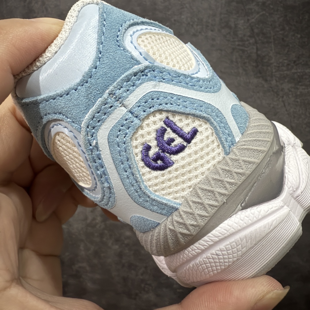 图片[2]-【总裁版本】顶级 Asics GEL-NYC系列 灰白 亚瑟士运动休闲透气专业跑鞋 行业领头版本 出货即巅峰 原鞋购入开发 原材料 原数据打造 完美版型 超完美做工 细节一步到位 原版对比无任何差别 #鞋面采用反绒皮与网布拼接 透气舒适兼具休闲时尚 结合简明的配色 展现品牌的传承及引领复古流行的主题 虎爪造型的LOGO  #鞋身稳定包裹系统 支撑鞋身 经典宽大鞋型配备防偏移设计提升包裹性 穿着舒适鞋面透气孔设计 提供透气性   尺码：36 37 37.5 38 39 40 40.5 41.5 42 42.5 43.5 44 44.5 45 46 47-选品中心