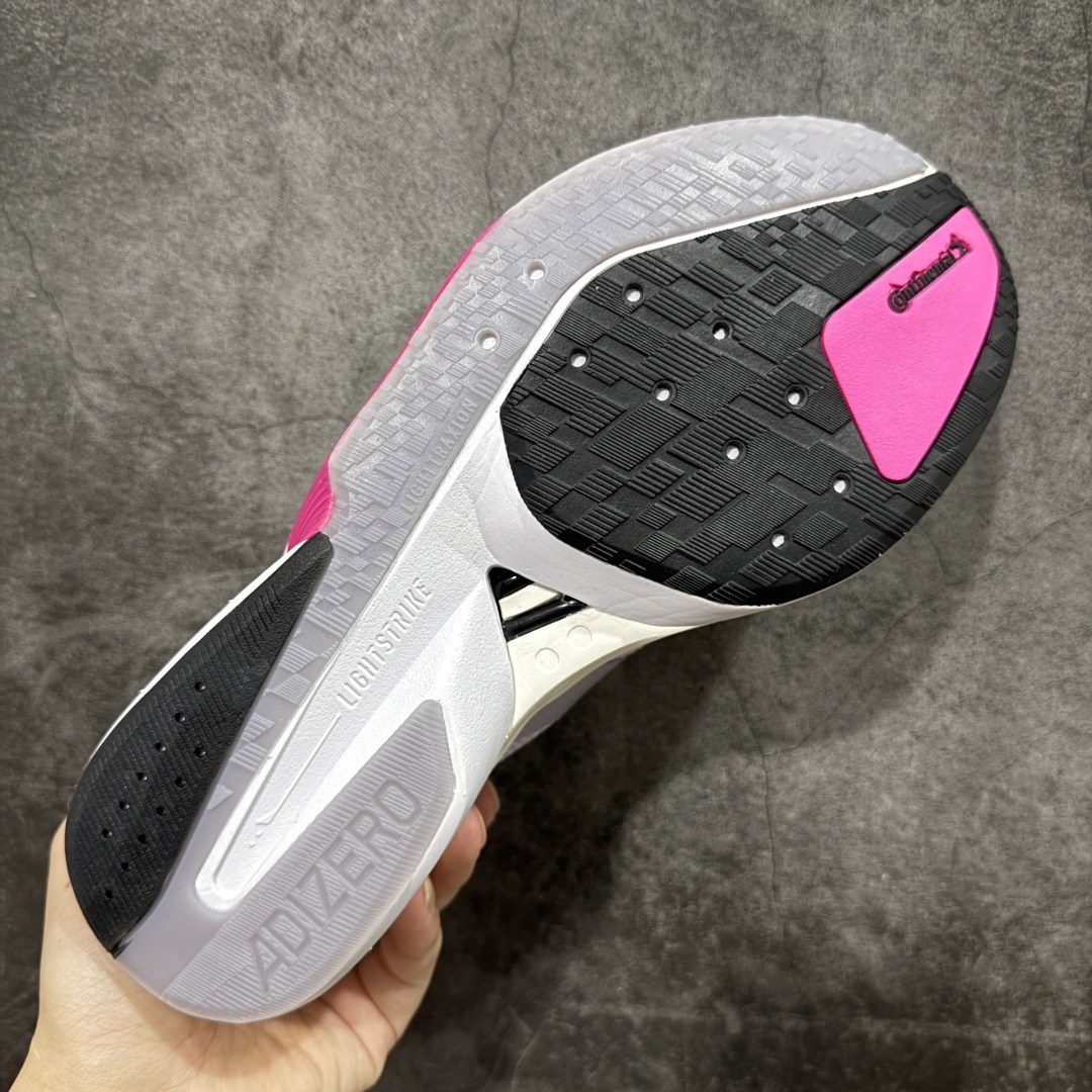 图片[9]-【纯原版】Ad Adizero Boston 13 阿迪马拉松系列超轻防滑训练跑步运动鞋 IS4955 市场目前独家使用真碳柱 组合底版本 区别市场涂漆假碳一体大底货 这双跑鞋在保留了前一代的核心科技的基础上，做了一些调整和优化，让跑鞋的脚感更加柔软、回弹和舒适。同时，它也回归了 BOSTON 系列原本的精神，提供了一双适合各种训练和速度的性能跑鞋。 尺码：36 36.5 37 38 38.5 39 40 40.5 41 42 42.5 43 44 44.5 45-选品中心