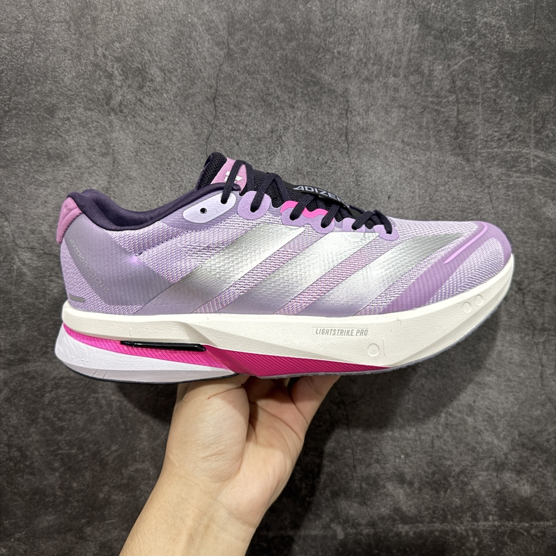 【纯原版】Ad Adizero Boston 13 阿迪马拉松系列超轻防滑训练跑步运动鞋 IS4955 市场目前独家使用真碳柱 组合底版本 区别市场涂漆假碳一体大底货 这双跑鞋在保留了前一代的核心科技的基础上,做了一些调整和优化,让跑鞋的脚感更加柔软、回弹和舒适。同时,它也回归了 BOSTON 系列原本的精神,提供了一双适合各种训练和速度的性能跑鞋。 尺码:36 36.5 37 38 38.5 39 40 40.5 41 42 42.5 43 44 44.5 45-选品中心
