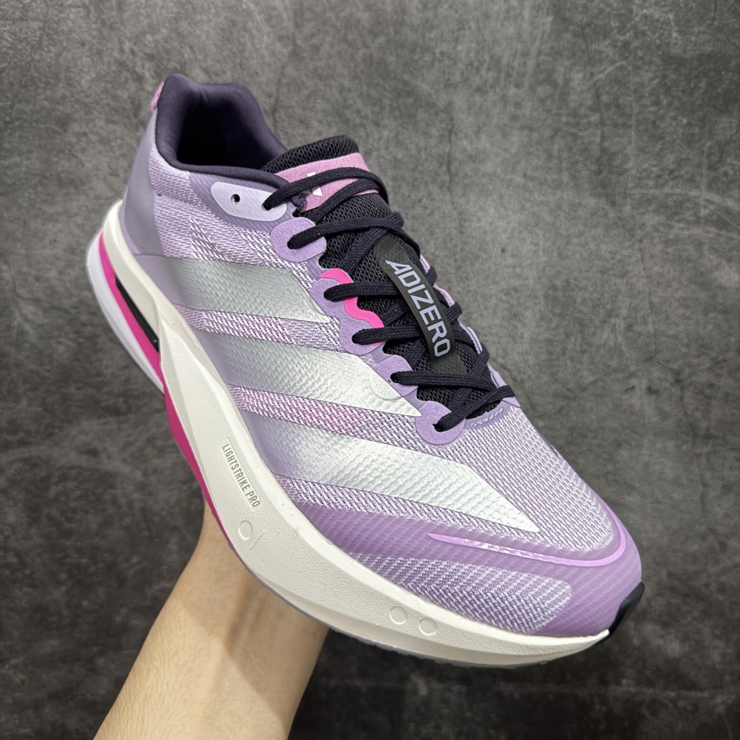 图片[3]-【纯原版】Ad Adizero Boston 13 阿迪马拉松系列超轻防滑训练跑步运动鞋 IS4955 市场目前独家使用真碳柱 组合底版本 区别市场涂漆假碳一体大底货 这双跑鞋在保留了前一代的核心科技的基础上，做了一些调整和优化，让跑鞋的脚感更加柔软、回弹和舒适。同时，它也回归了 BOSTON 系列原本的精神，提供了一双适合各种训练和速度的性能跑鞋。 尺码：36 36.5 37 38 38.5 39 40 40.5 41 42 42.5 43 44 44.5 45-选品中心