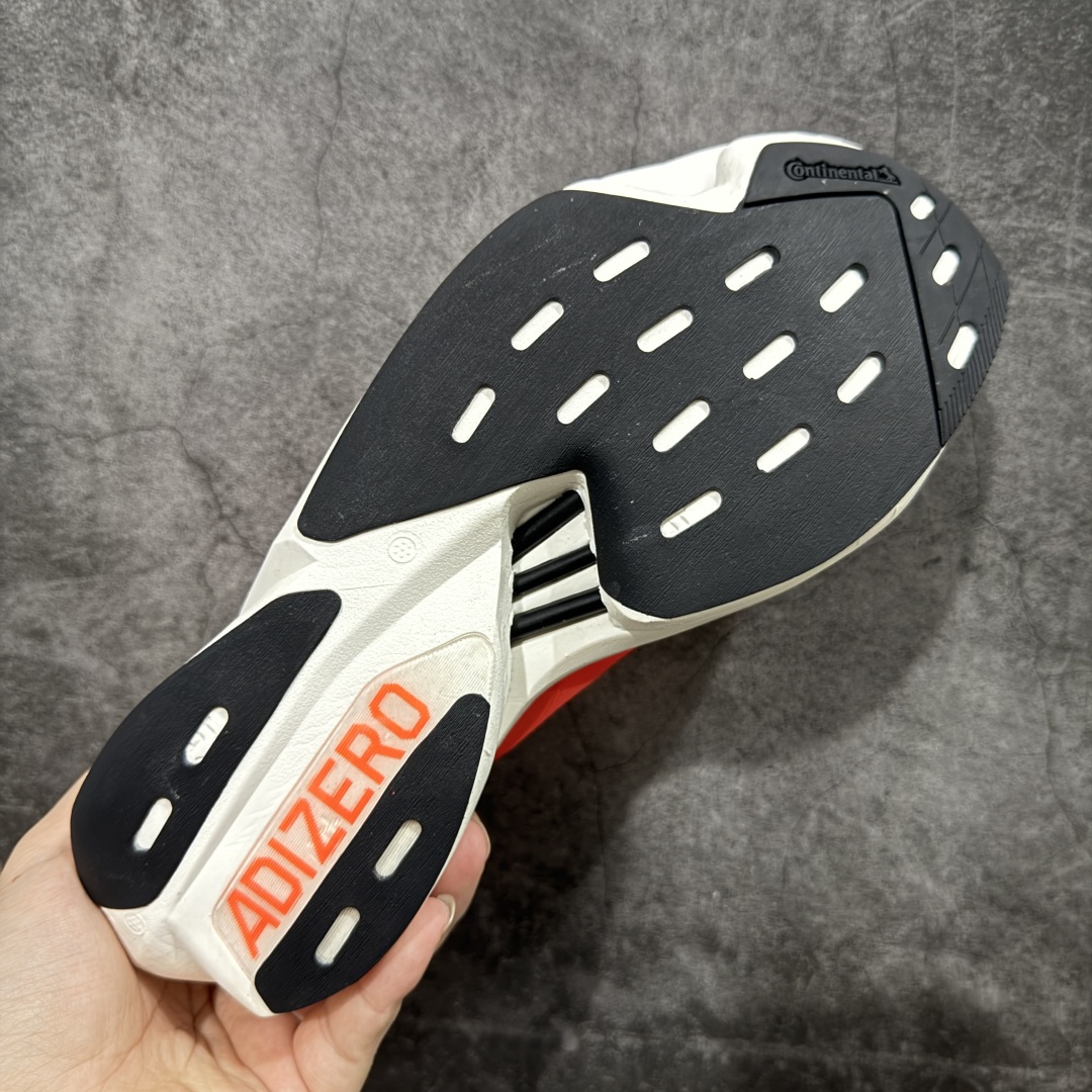 图片[9]-【HD真碳组合底】adidas Adizero Adios Pro 3 舒适百搭减震防滑耐磨 低帮 碳板 马拉松跑步鞋 波士顿3代夏季透气网眼竞速跑鞋 ID3634 延续爪型玻璃纤维推进系统 进化为全掌式的ENERGY RODS 2.0 从脚跟到脚趾的一体成形设计 强化整体推进力 提升速度表现 升级透气鞋面更具支撑性 利用ENGINEERED MESH技术进行不同密度织纹 强化支撑性 更使用50%以上的回收材料製成 减低塑料浪费 此外变薄的鞋舌为前掌提供更多空间 提供跑者更好的穿着感受 马牌轮胎大底耐磨性佳 大底全掌采用耐磨的Continental马牌轮胎大底 在各种环境下保有良好抓地力 尺码：36-45-选品中心