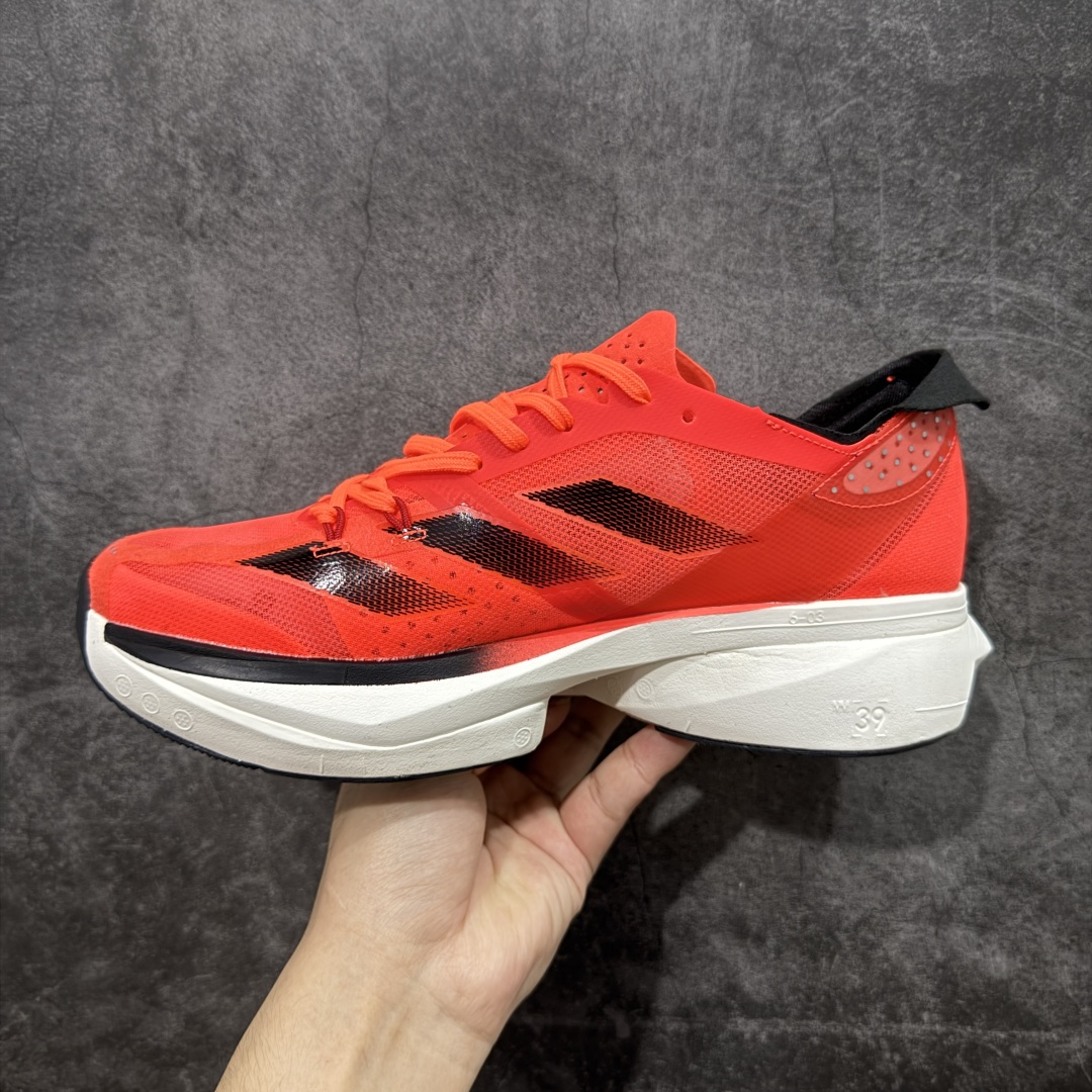 图片[2]-【HD真碳组合底】adidas Adizero Adios Pro 3 舒适百搭减震防滑耐磨 低帮 碳板 马拉松跑步鞋 波士顿3代夏季透气网眼竞速跑鞋 ID3634 延续爪型玻璃纤维推进系统 进化为全掌式的ENERGY RODS 2.0 从脚跟到脚趾的一体成形设计 强化整体推进力 提升速度表现 升级透气鞋面更具支撑性 利用ENGINEERED MESH技术进行不同密度织纹 强化支撑性 更使用50%以上的回收材料製成 减低塑料浪费 此外变薄的鞋舌为前掌提供更多空间 提供跑者更好的穿着感受 马牌轮胎大底耐磨性佳 大底全掌采用耐磨的Continental马牌轮胎大底 在各种环境下保有良好抓地力 尺码：36-45-选品中心