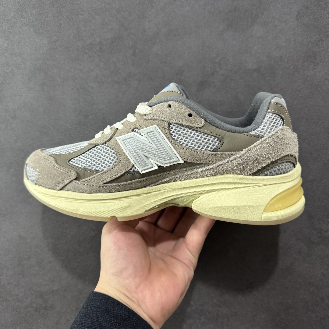 图片[2]-【公司级】New Balance M2010系列 新百伦 复古老爹风网布跑步休闲运动鞋 新百伦经典配色 沿袭了面世之初的经典科技 以ENCAP中底配以升级版 N-ERGY缓震物料 鞋面则采用特色的柔软麂皮搭以NewBalance经典的尼龙网布 低调中还原跑鞋本真 更年轻化的设计理念与材质 让新世代青年得以用全新视角体验经典鞋款的传奇魅力 货号：U2010GD 尺码：36 37 37.5 38 38.5 39.5 40 40.5 41.5 42 42.5 43 44 45 编码：FSB240250-选品中心