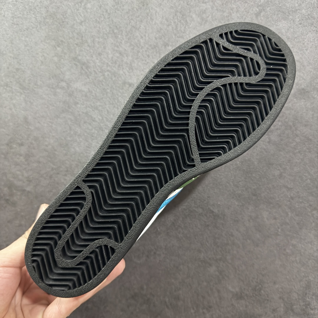 图片[9]-【定制版】AD Originals Superstar x 小雏菊 黑白 采用全新头层拼接皮革材质 后跟采用特色3D立体印字 渠道正品订单 诠释市场最高工艺水平 全鞋进口头层皮料打造 区别市面普通真标版本，进出专柜无压力 货号：BZ2538 尺码：36-45-选品中心