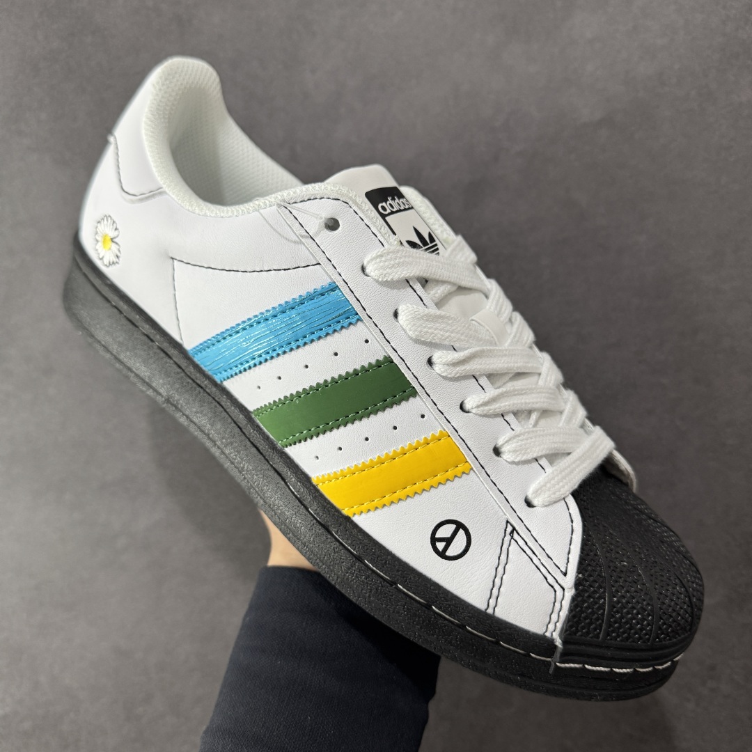 图片[3]-【定制版】AD Originals Superstar x 小雏菊 黑白 采用全新头层拼接皮革材质 后跟采用特色3D立体印字 渠道正品订单 诠释市场最高工艺水平 全鞋进口头层皮料打造 区别市面普通真标版本，进出专柜无压力 货号：BZ2538 尺码：36-45-选品中心