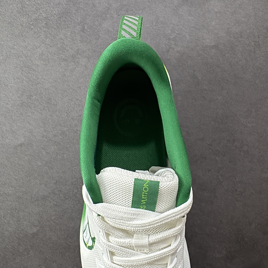 图片[7]-【定制版】Louis Vuitton x Nike Zoom Plus Low 路易威登LV x 耐克 低帮 白绿 超级飞马涡轮增压马拉松慢跑鞋 鞋面由半内靴与半透明网布组成Dynamic Flywire增加鞋身贴合与包覆感，鞋身两侧Swoosh LLogo采用绿色点缀，鞋舌上以Louis Vuitton字样呈现，前掌高度12mm前后掌高低差10mm，首度结合全掌ZoomX加上全长React 的跑鞋，ZoomX泡绵主要提供能量回馈与落地时的缓冲，React泡绵增强底部的稳定与耐用度。 货号：CK4318-160 尺码：36-45半 编码：CCB270280-选品中心