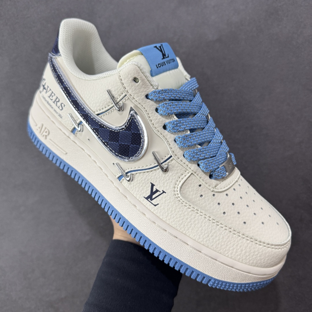 图片[3]-【定制版】NIke Air Force 1 \’07 Low “LV联名——米蓝四勾”空军一号 低帮 运动鞋 休闲鞋 折边针车 工艺难度大 原楦头原纸板 原装鞋盒 定制五金配件 内置全掌气垫 原厂鞋底 货号：XS2869-003 尺码：36 36.5 37.5 38 38.5 39 40 40.5 41 42 42.5 43 44 44.5 45 编码：HXSB320330-选品中心