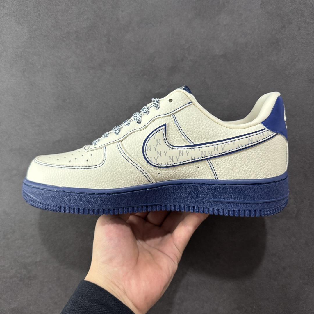 图片[2]-【定制版】Nike Air Force 1 \’07 Low “MLB联名——米蓝线反光”空军一号 低帮 运动鞋 休闲鞋 折边针车 工艺难度大 原楦头原纸板 原装鞋盒 定制五金配件 内置全掌气垫 原厂鞋底 货号：KJ1688-010 尺码：36 36.5 37.5 38 38.5 39 40 40.5 41 42 42.5 43 44 44.5 45 编码：HXSB310320-选品中心