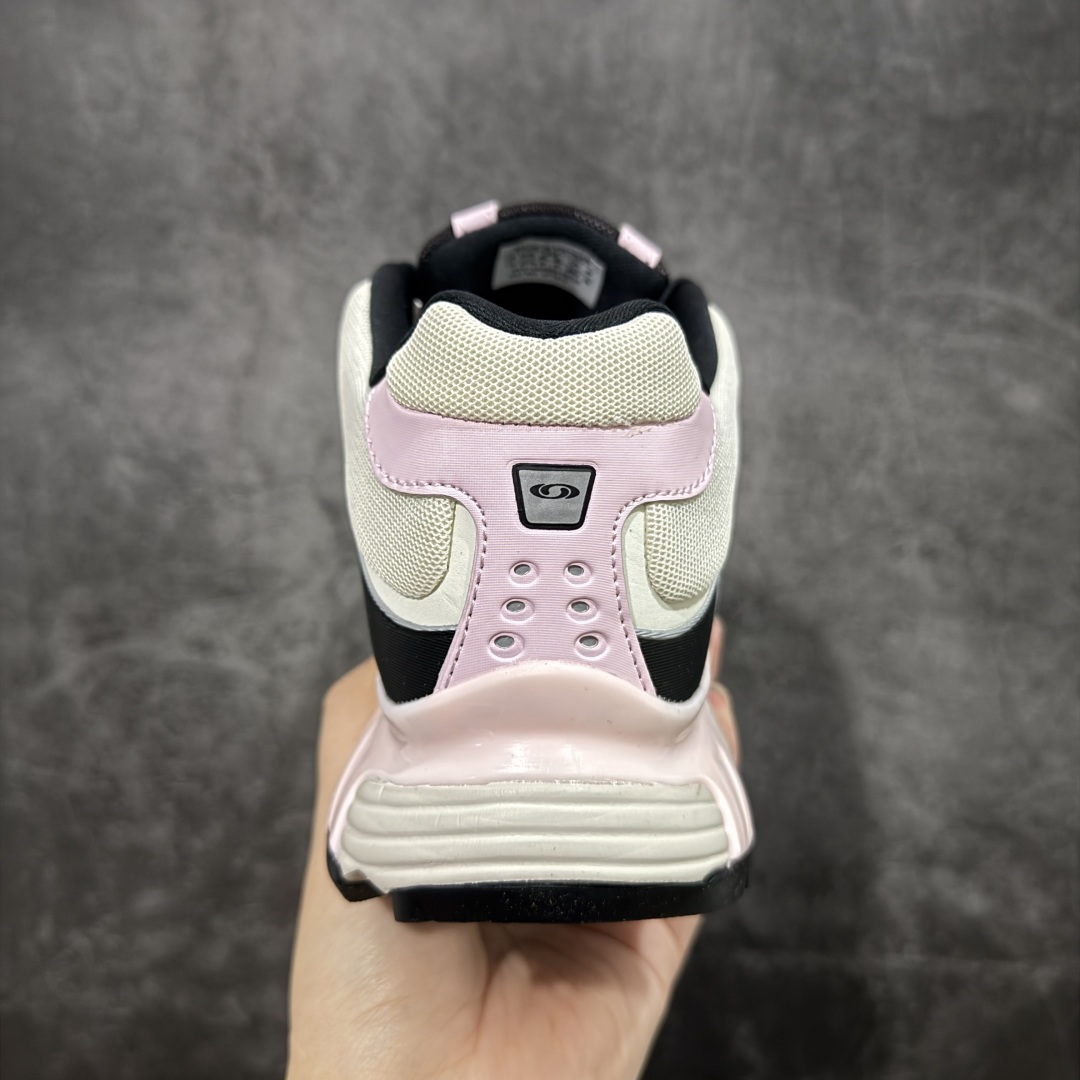 图片[4]-【666版本】SALOMON 萨洛蒙 XT-WHISPER 舒适百搭耐磨轻便低帮 休闲越野训练城市通勤跑步鞋 男女同款 白红渐变 纯原外贸平台特供订单 耗时半年巨作 #全套原纸板楦头开发 #原厂特供网布配套加持 #确保原汁原味 完美呈现版型 #原档数据独家私模五层组合大底 #男女鞋同步官方开发至46 #原装Ortholite轻量化鞋垫 #中底布带钢印编号 原厂TPU锁扣 #进口港宝加持 后跟自然饱满 还原公司包裹性 #鞋面采用SENSIFT贴合技术 #全方位贴合包裹脚型 #鞋跟部鞋底牵引设计 #提供强大的抓地性能 #更适应野外崎岖不平的道路 #基于 SALOMON 初代 XT 鞋身造型并搭载 4D ADVANCED CHASSIS™ 大底打造而成 为这款 XT-WHISPER 带来了多项足部控制与保护等功能性 如在运动过程中控制左右晃动的过程而提高稳定性、改善长途越野过程中足中到足尖的过渡、提高感知岩石的精确度以抵抗尖锐物体对脚底的伤害以及采用动态缓冲来增强穿着舒适感 从而减轻疲劳感 使 XT-WHISPER 成为一双舒适且安全的户外之履 货号：477612 尺码：36 36.5 37.5 38 38.5 39 40 40.5 41 42 42.5 43 44 45 46-选品中心