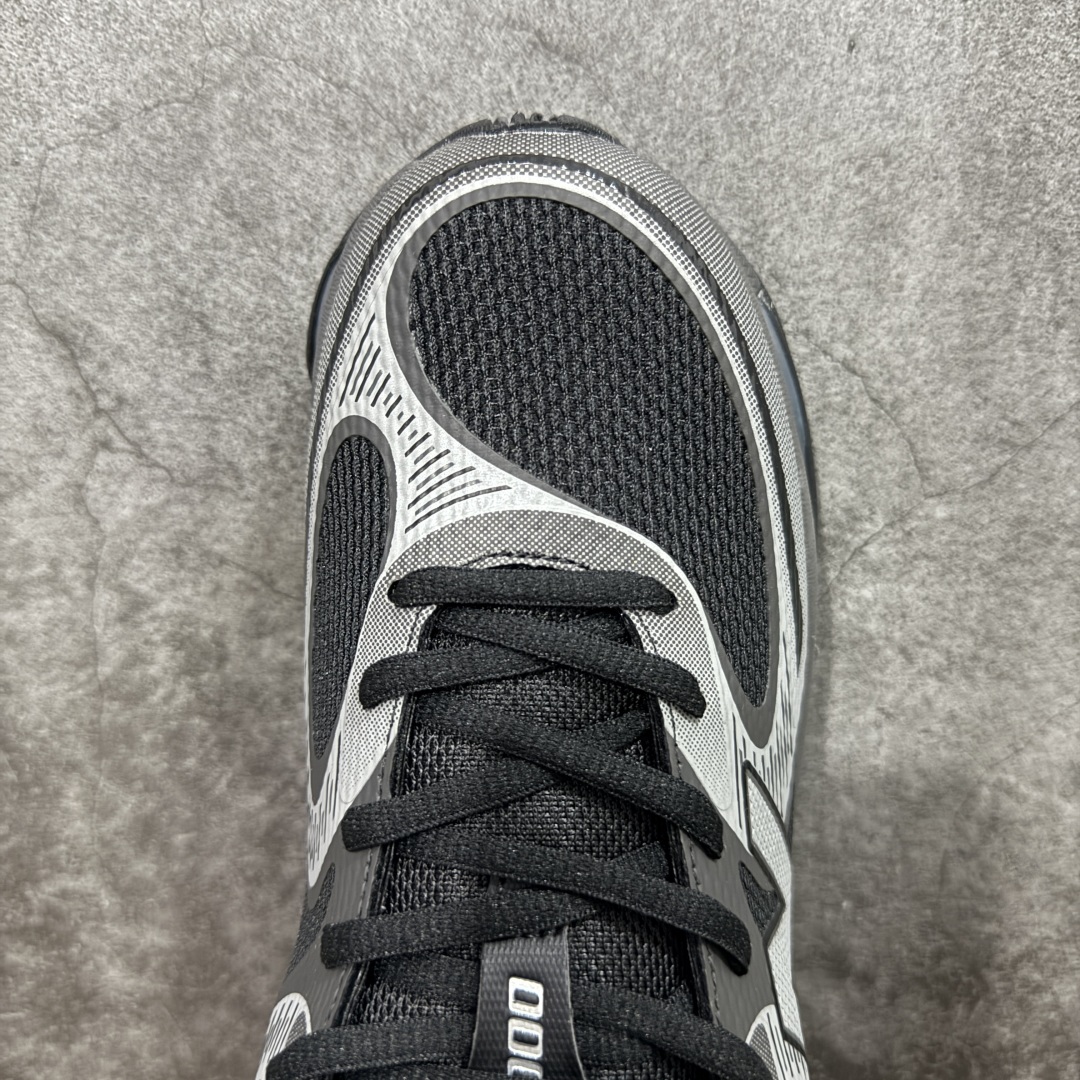 图片[5]-【纯原版】New Balance 新百伦 NB2000 网面休闲鞋 U2000EA NB官方重磅新品 一款融合复古设计与现代科技的跑鞋，以其经典的造型和舒适脚感，成为2025年复古潮流爱好的推荐单品。 极具视觉冲击力的5根ABZORB单元，以及无缝鞋面的设计，加上3M反光材质的装饰，比之前推出的9060系列更夸张，更具未来感。 货号：U2000PBB 尺码：36-46.5-选品中心