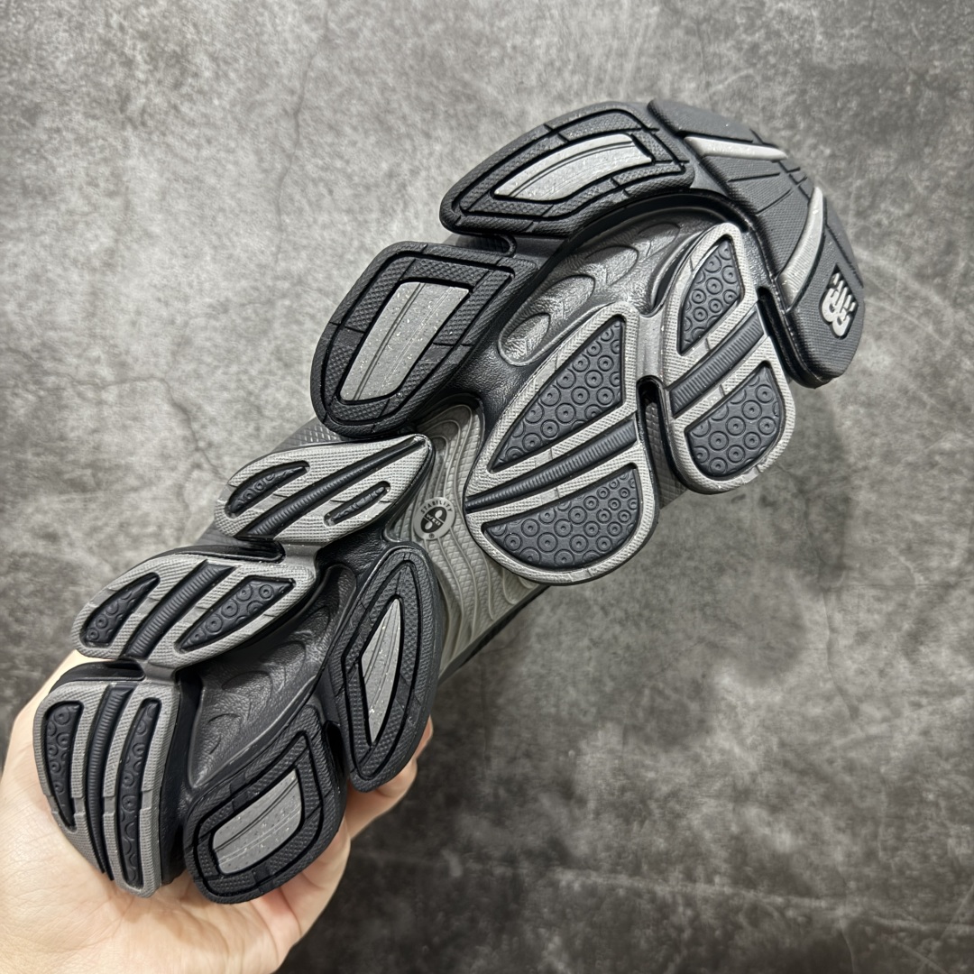 图片[9]-【纯原版】New Balance 新百伦 NB2000 网面休闲鞋 U2000EA NB官方重磅新品 一款融合复古设计与现代科技的跑鞋，以其经典的造型和舒适脚感，成为2025年复古潮流爱好的推荐单品。 极具视觉冲击力的5根ABZORB单元，以及无缝鞋面的设计，加上3M反光材质的装饰，比之前推出的9060系列更夸张，更具未来感。 货号：U2000PBB 尺码：36-46.5-选品中心