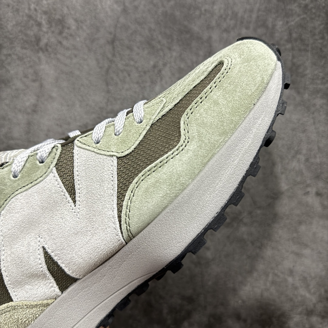 图片[6]-【GS纯原】新百伦 New Balance 327系列 复古运动鞋单品宝藏老爹鞋 U327OB 市场最正确鞋面材料 原鞋开发 鞋尾弧度 材料全部根据原鞋打造 独家私模重新开发 15套尺码模具 非市面普通一体成型的公底 以更纯粹的复古风格设计打造的全新造型。侧身还以解构设计，将 N 字标志以做旧压花样式呈现，样式别具新意。而麂皮、冲孔皮革的塑造，则呈现出高级怀旧气质，也让鞋款在奢华时装风格与运动氛围之间达到了平衡 尺码：36 37 37.5 38 38.5 39.5 40 40.5 41.5 42 42.5 43 44 45-选品中心